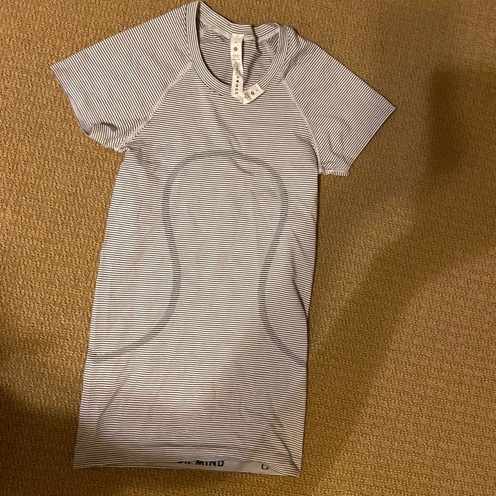Great condition and barely worn just doesn’t fit me anymore